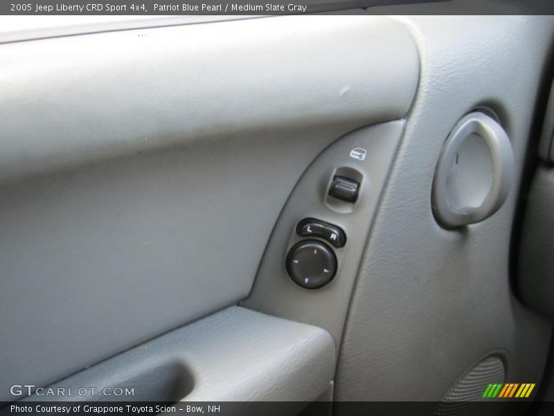 Patriot Blue Pearl / Medium Slate Gray 2005 Jeep Liberty CRD Sport 4x4