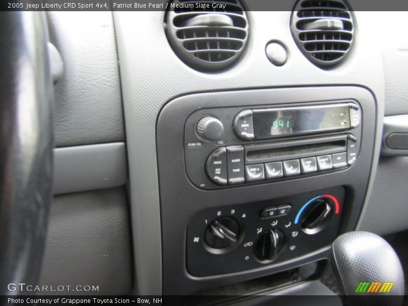 Patriot Blue Pearl / Medium Slate Gray 2005 Jeep Liberty CRD Sport 4x4
