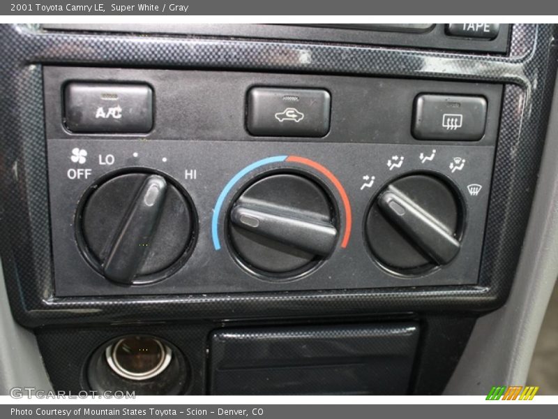 Super White / Gray 2001 Toyota Camry LE