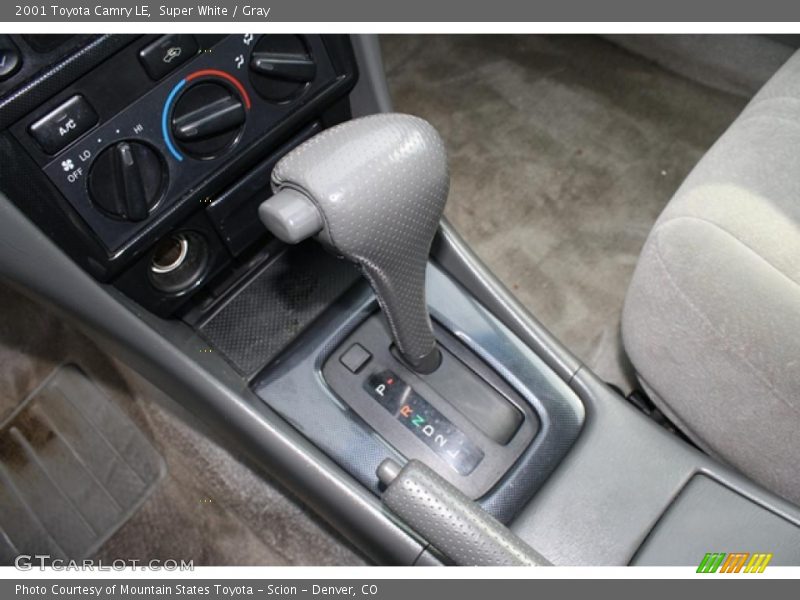 Super White / Gray 2001 Toyota Camry LE