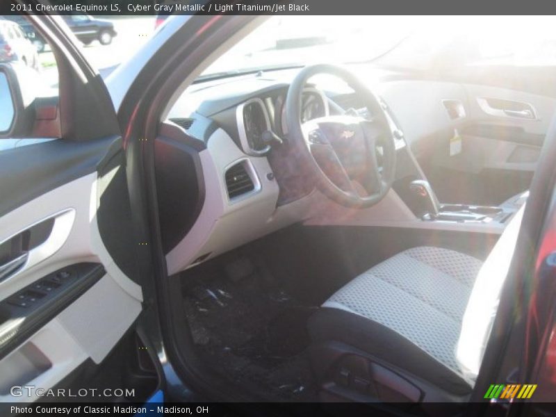 Cyber Gray Metallic / Light Titanium/Jet Black 2011 Chevrolet Equinox LS
