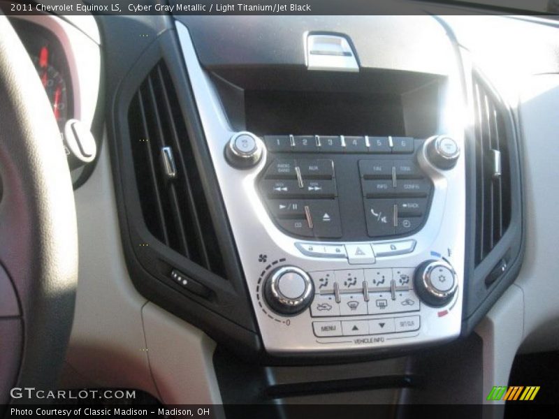 Cyber Gray Metallic / Light Titanium/Jet Black 2011 Chevrolet Equinox LS