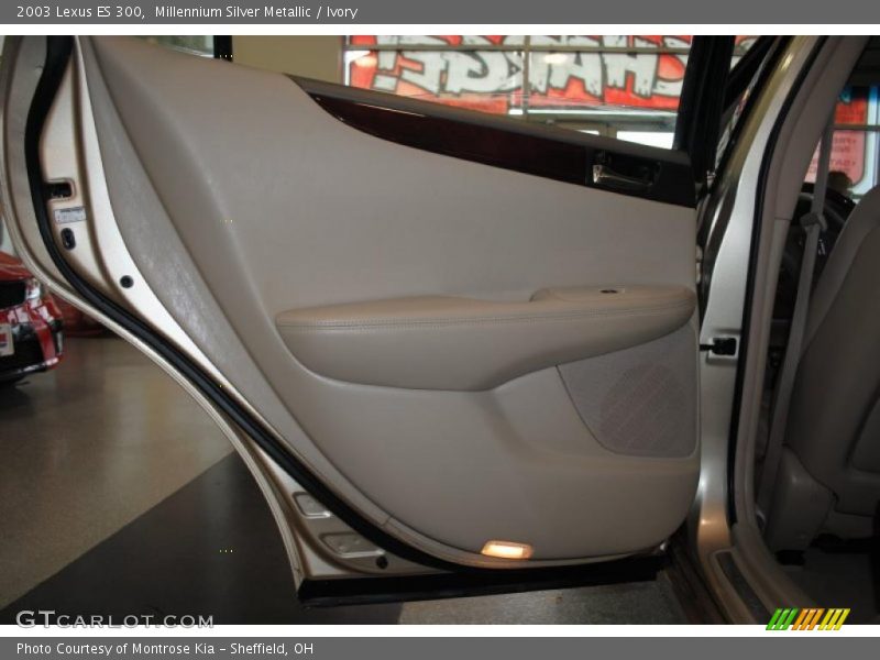 Millennium Silver Metallic / Ivory 2003 Lexus ES 300