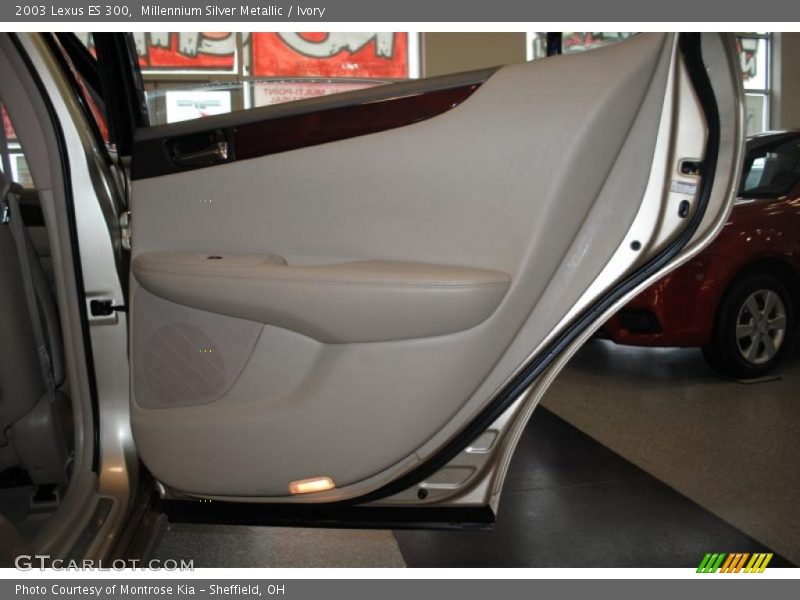 Millennium Silver Metallic / Ivory 2003 Lexus ES 300