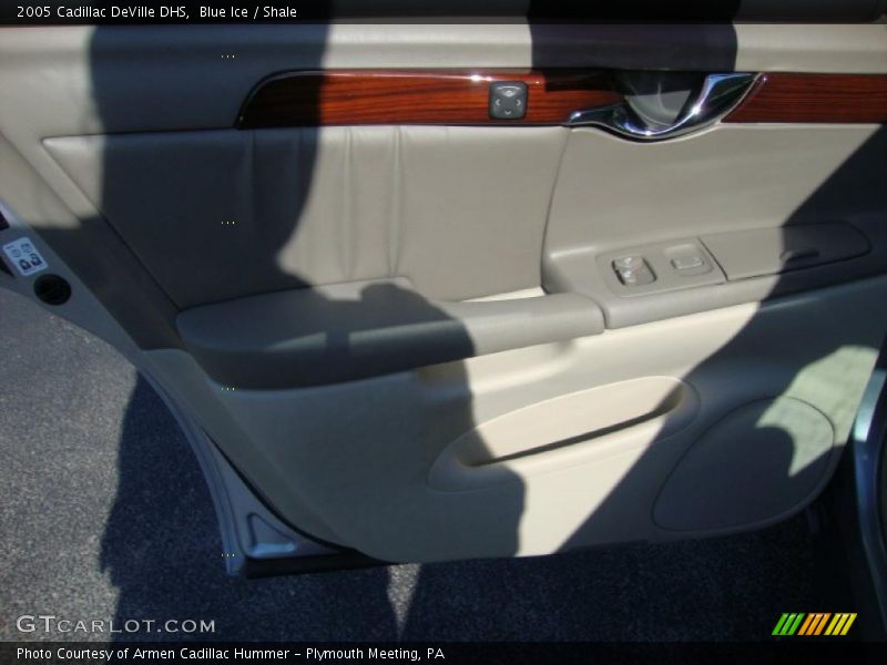 Blue Ice / Shale 2005 Cadillac DeVille DHS