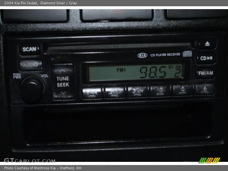 Diamond Silver / Gray 2004 Kia Rio Sedan