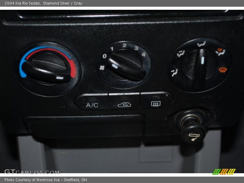 Diamond Silver / Gray 2004 Kia Rio Sedan