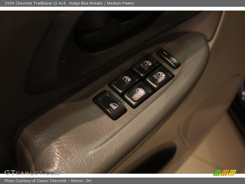 Indigo Blue Metallic / Medium Pewter 2004 Chevrolet TrailBlazer LS 4x4