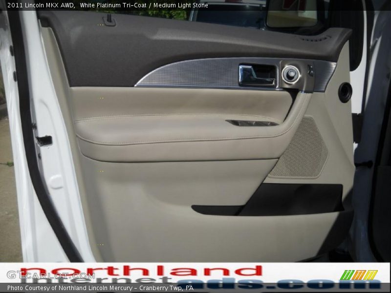White Platinum Tri-Coat / Medium Light Stone 2011 Lincoln MKX AWD
