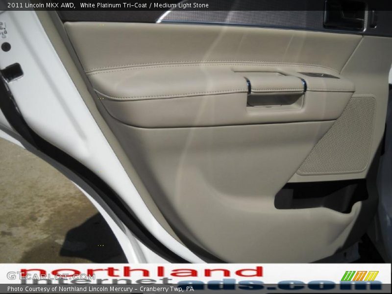 White Platinum Tri-Coat / Medium Light Stone 2011 Lincoln MKX AWD