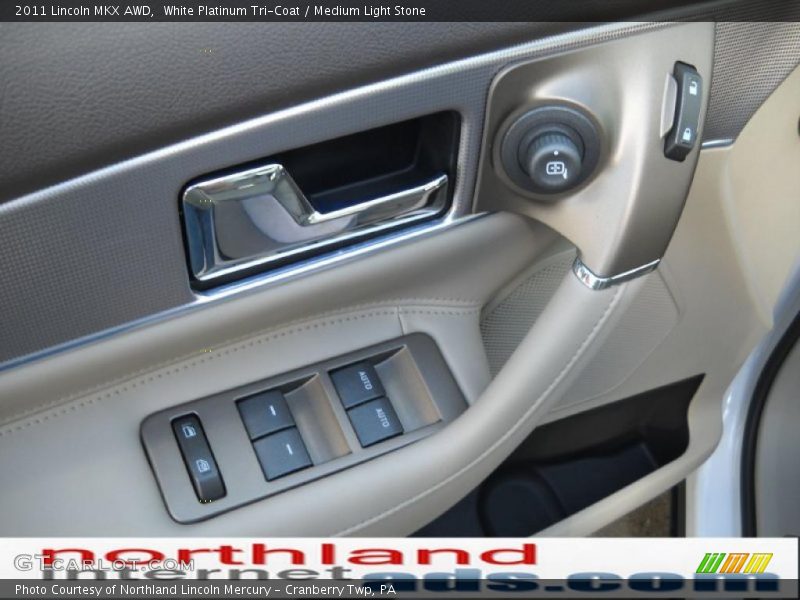 White Platinum Tri-Coat / Medium Light Stone 2011 Lincoln MKX AWD