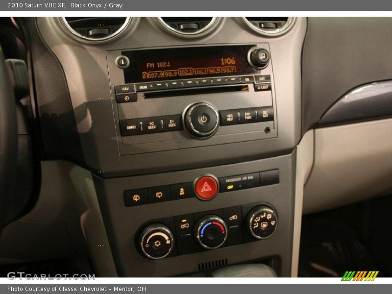 Black Onyx / Gray 2010 Saturn VUE XE