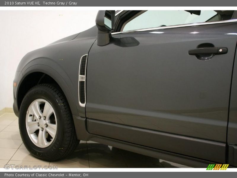 Techno Gray / Gray 2010 Saturn VUE XE