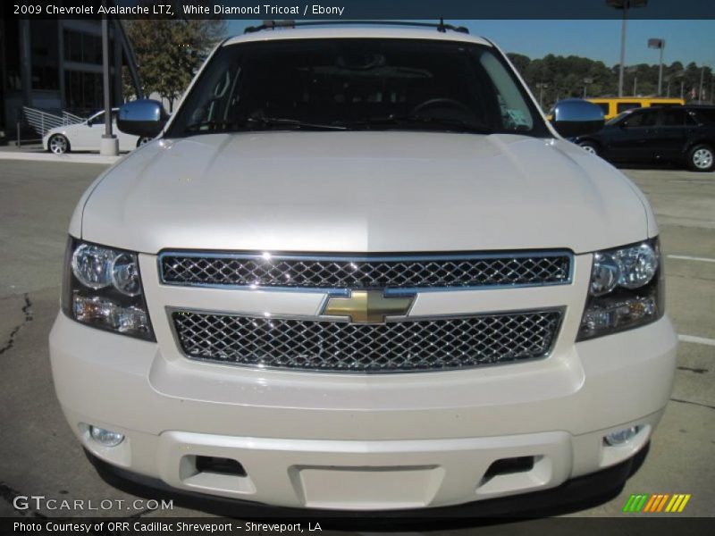 White Diamond Tricoat / Ebony 2009 Chevrolet Avalanche LTZ
