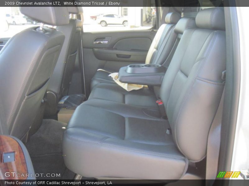 White Diamond Tricoat / Ebony 2009 Chevrolet Avalanche LTZ