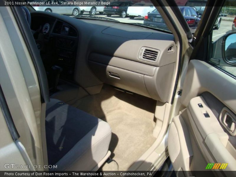 Sahara Beige Metallic / Beige 2001 Nissan Pathfinder LE 4x4
