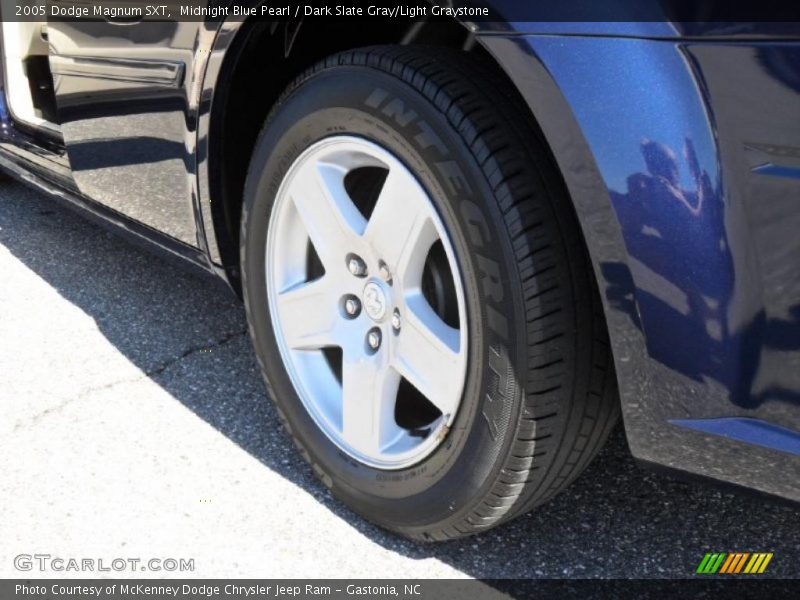 Midnight Blue Pearl / Dark Slate Gray/Light Graystone 2005 Dodge Magnum SXT