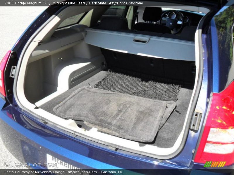 Midnight Blue Pearl / Dark Slate Gray/Light Graystone 2005 Dodge Magnum SXT