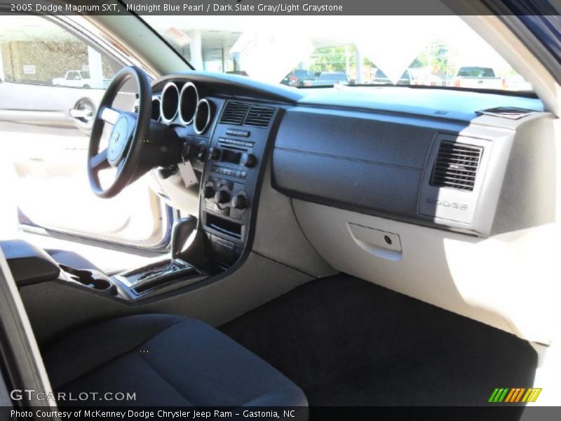 Midnight Blue Pearl / Dark Slate Gray/Light Graystone 2005 Dodge Magnum SXT