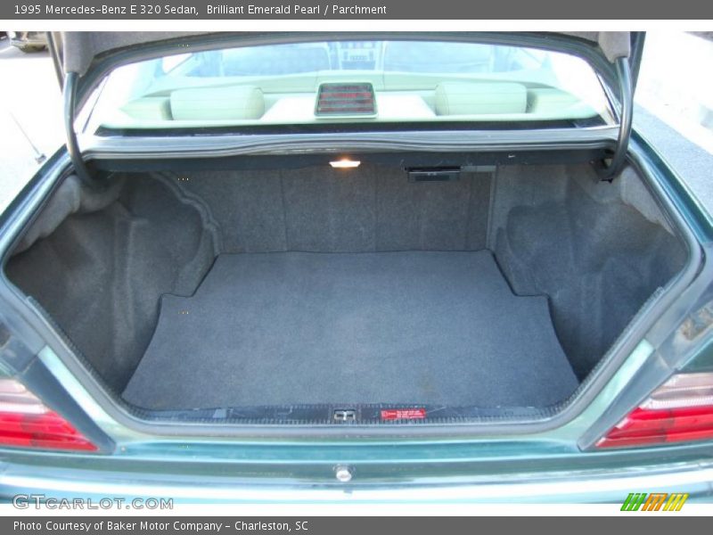 Brilliant Emerald Pearl / Parchment 1995 Mercedes-Benz E 320 Sedan