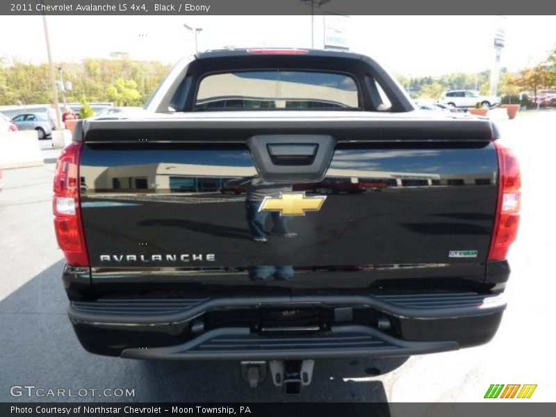 Black / Ebony 2011 Chevrolet Avalanche LS 4x4