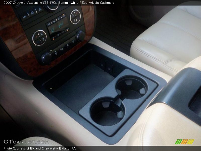 Summit White / Ebony/Light Cashmere 2007 Chevrolet Avalanche LTZ 4WD