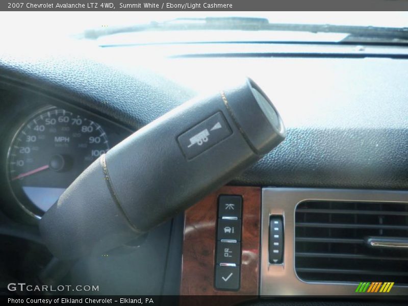 Summit White / Ebony/Light Cashmere 2007 Chevrolet Avalanche LTZ 4WD