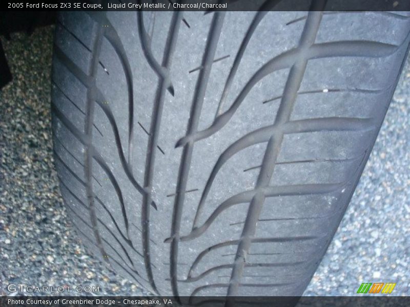 Liquid Grey Metallic / Charcoal/Charcoal 2005 Ford Focus ZX3 SE Coupe