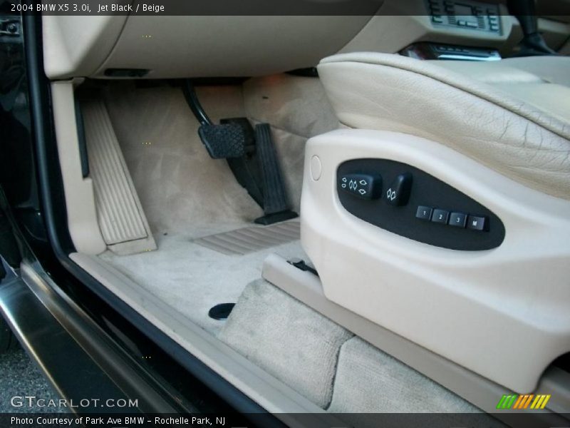 Jet Black / Beige 2004 BMW X5 3.0i