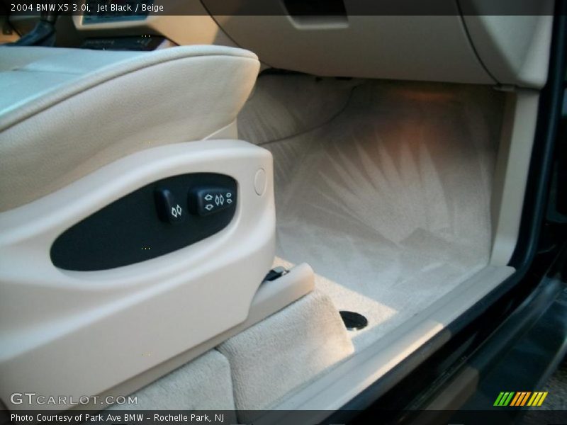 Jet Black / Beige 2004 BMW X5 3.0i