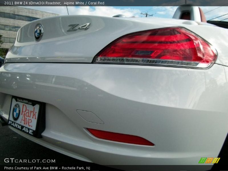 Alpine White / Coral Red 2011 BMW Z4 sDrive30i Roadster