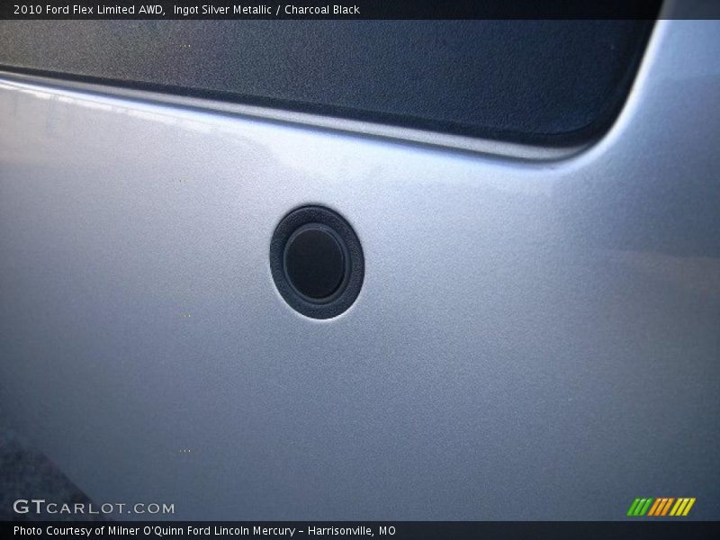 Ingot Silver Metallic / Charcoal Black 2010 Ford Flex Limited AWD