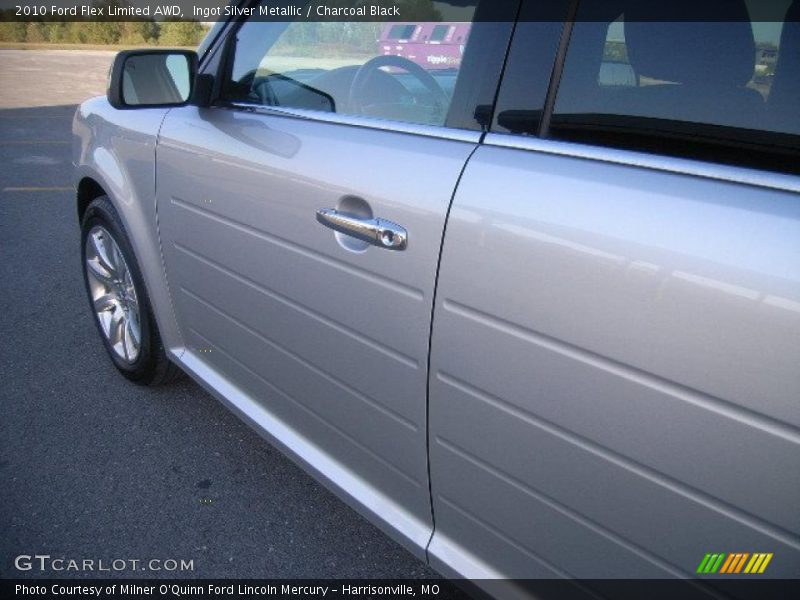 Ingot Silver Metallic / Charcoal Black 2010 Ford Flex Limited AWD