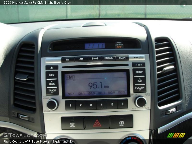 Bright Silver / Gray 2009 Hyundai Santa Fe GLS