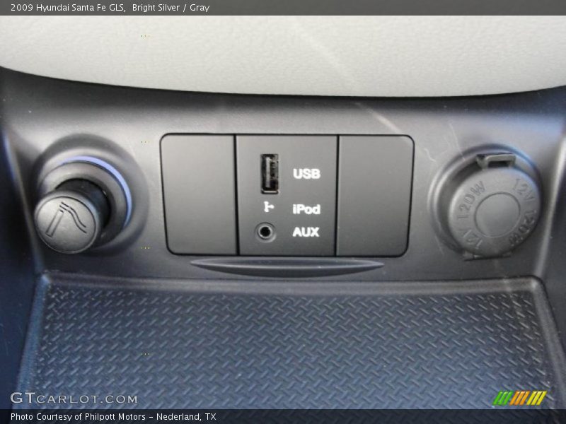 Bright Silver / Gray 2009 Hyundai Santa Fe GLS