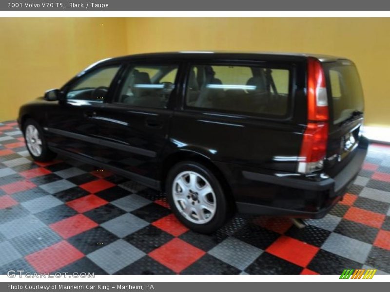 Black / Taupe 2001 Volvo V70 T5