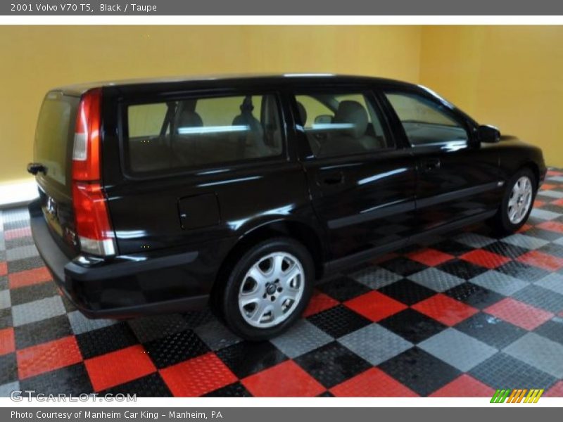 Black / Taupe 2001 Volvo V70 T5