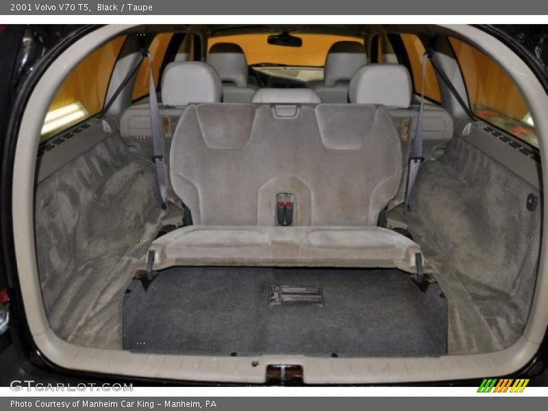 Black / Taupe 2001 Volvo V70 T5
