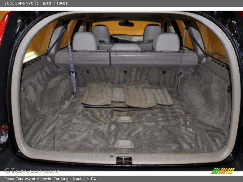 Black / Taupe 2001 Volvo V70 T5