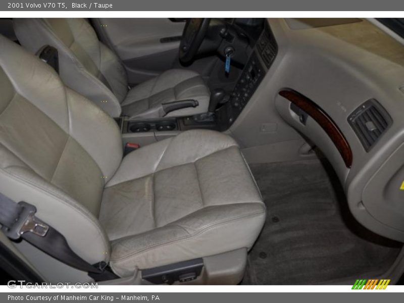 Black / Taupe 2001 Volvo V70 T5