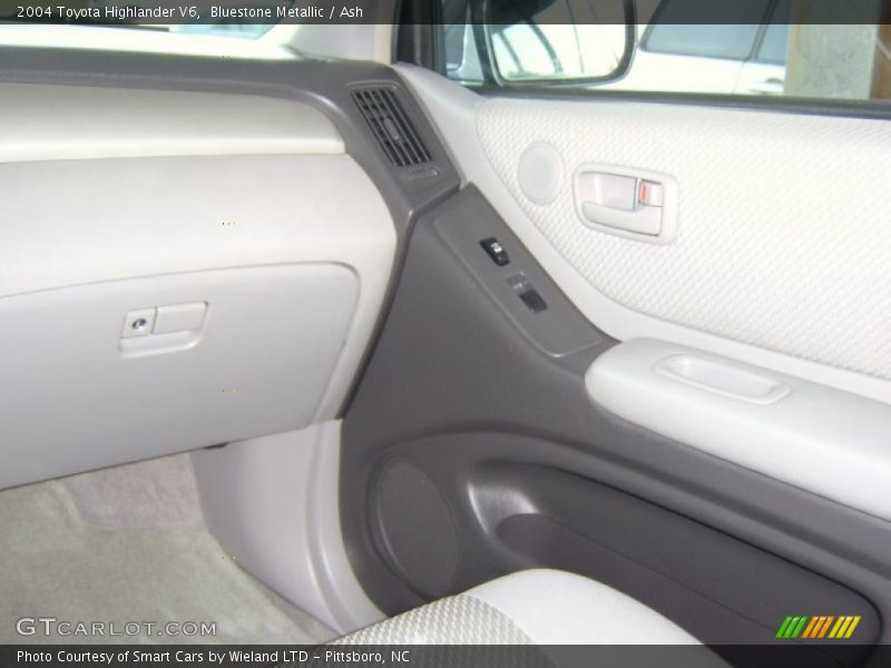 Bluestone Metallic / Ash 2004 Toyota Highlander V6