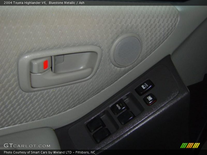 Bluestone Metallic / Ash 2004 Toyota Highlander V6