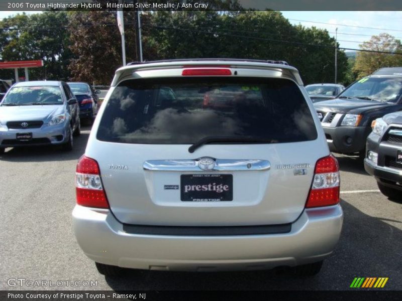 Millenium Silver Metallic / Ash Gray 2006 Toyota Highlander Hybrid