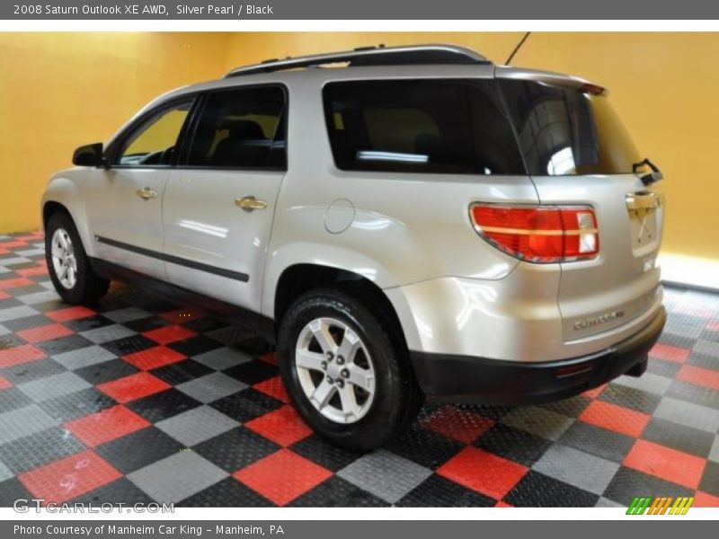 Silver Pearl / Black 2008 Saturn Outlook XE AWD
