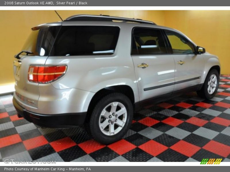 Silver Pearl / Black 2008 Saturn Outlook XE AWD