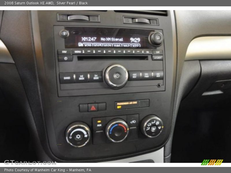 Silver Pearl / Black 2008 Saturn Outlook XE AWD