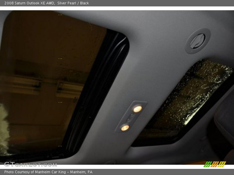 Silver Pearl / Black 2008 Saturn Outlook XE AWD