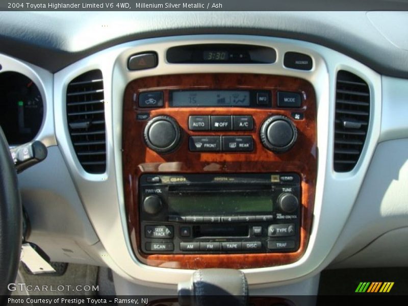 Millenium Silver Metallic / Ash 2004 Toyota Highlander Limited V6 4WD