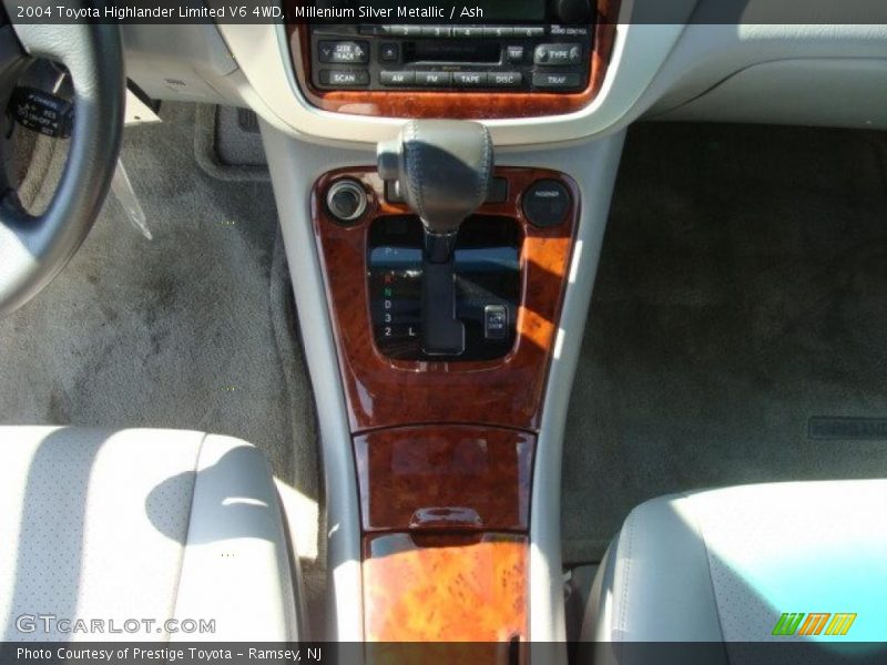 Millenium Silver Metallic / Ash 2004 Toyota Highlander Limited V6 4WD