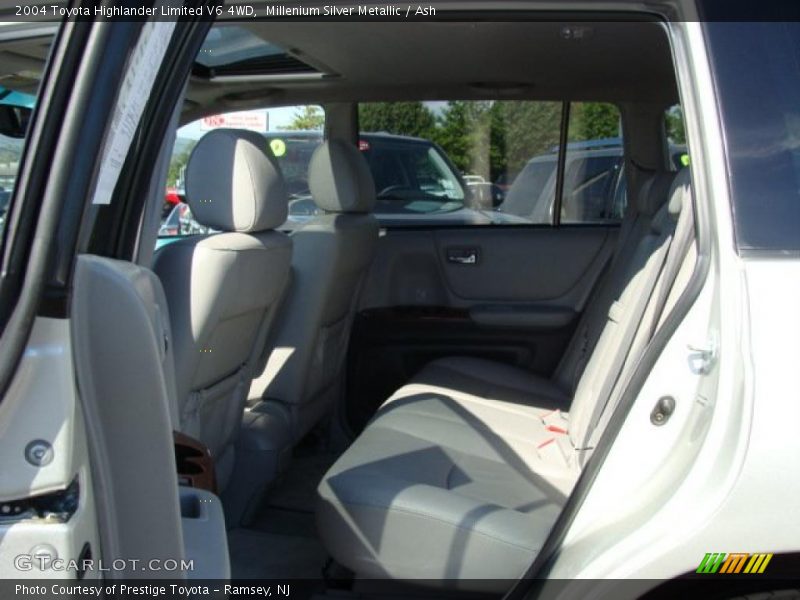 Millenium Silver Metallic / Ash 2004 Toyota Highlander Limited V6 4WD